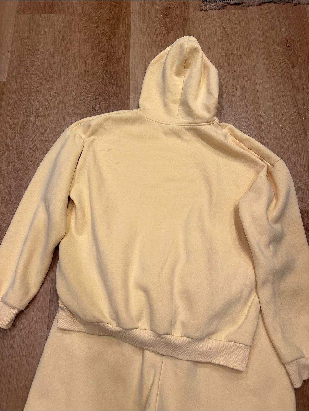 Comfrt Butter Yellow Sweatsuit - Picture 10 of 12